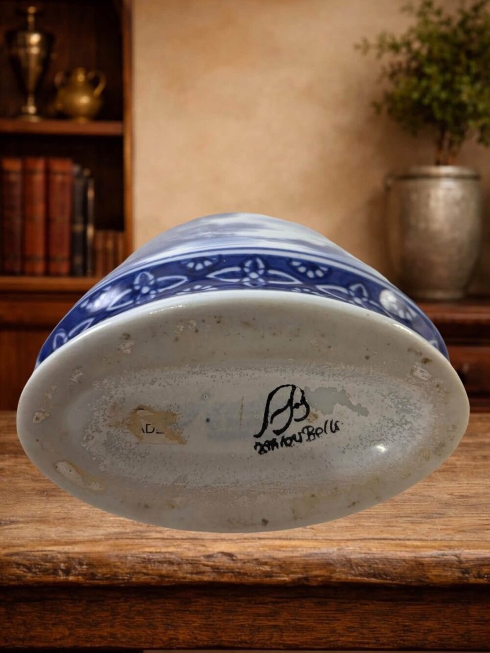 Blue & White Porcelain Chinoiserie Bottle Signed With Scenic Asian Landscape Des - Picture 8 of 8